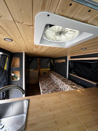 Volkswagen Transporter T5 CAMPERIZADA y homologada