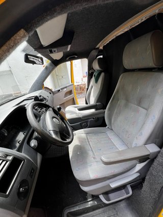 Volkswagen Transporter T5 CAMPERIZADA y homologada