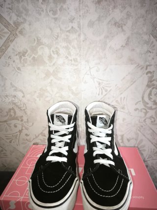 Zapatillas Vans Sk8-Hi Negras y Blancas mujer