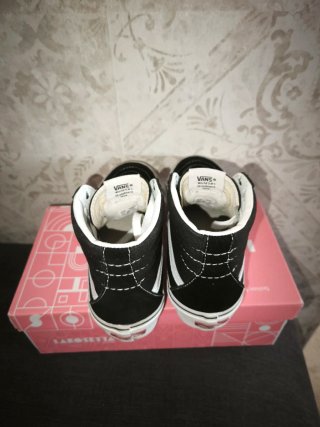 Zapatillas Vans Sk8-Hi Negras y Blancas mujer