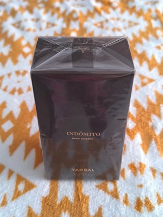 Colonia Indómito Wood Essence para Hombre