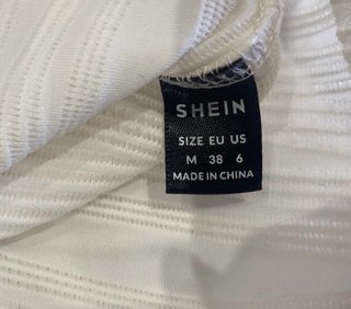 Top blanco con textura