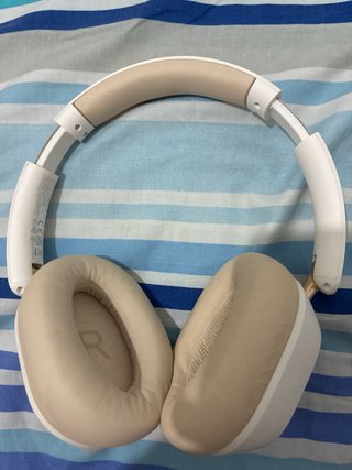 Cascos UGREEN Blanco y Dorado