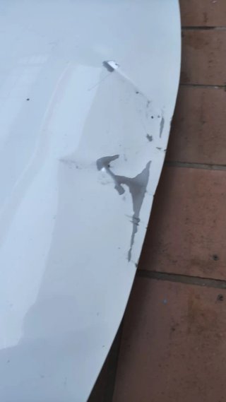 Capó Toyota Corolla Blanco con golpe  (2018+)
