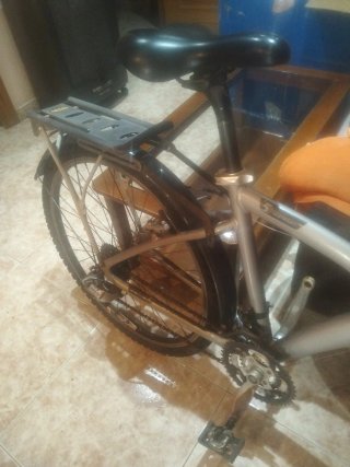 Bicicleta Paseo Aluminio le falta arreglo pedales