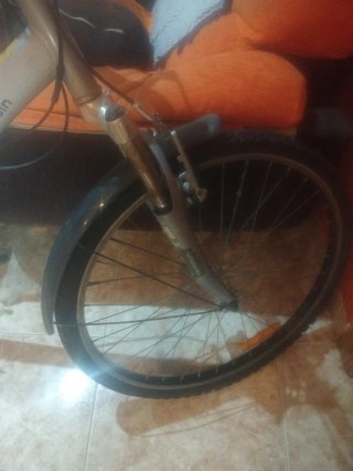 Bicicleta Paseo Aluminio le falta arreglo pedales