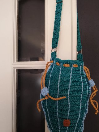 Bolso de rafia hecho a mano