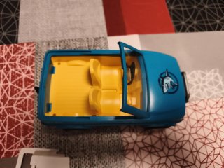 Coche Playmobil azul con tiburón