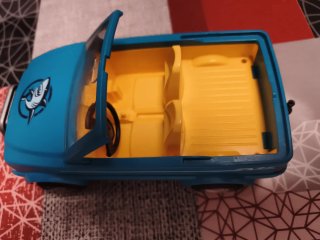 Coche Playmobil azul con tiburón