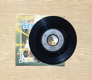 Stray Cats – (She's) Sexy + 17. Single 1983.