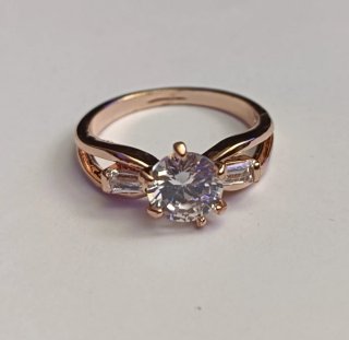 Elegante Anillo