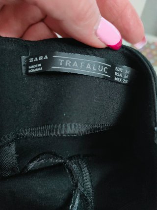 Vestido negro de fiesta sin tirantes