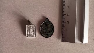 2 medallas religiosas antiguas