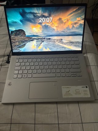 ASUS VivoBook 14 Argento