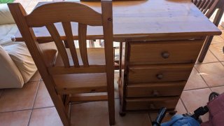 Escritorio provenzal de madera