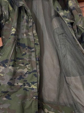 Chaqueta militar camuflaje