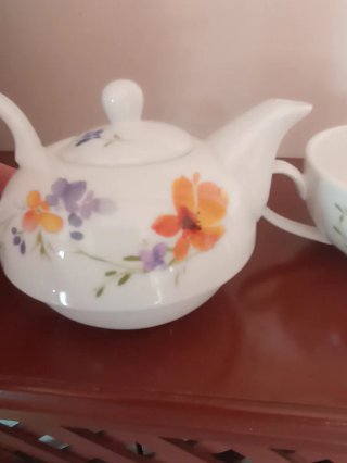 Teiera con tazza 'Morena' in porcellana