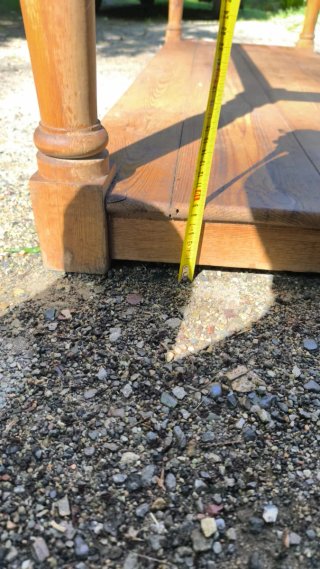 Mesa de trabajo de madera.