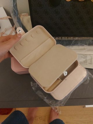 Portagioie da viaggio Guess rosa e beige