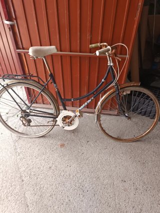 Bicicleta de mujer para restaurar