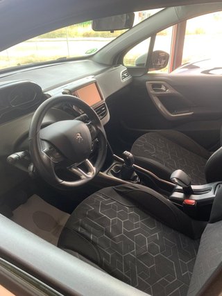 Peugeot 2008 Allure 1.6 BlueHDi 100 S&S