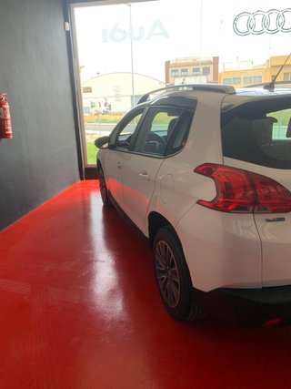 Peugeot 2008 Allure 1.6 BlueHDi 100 S&S