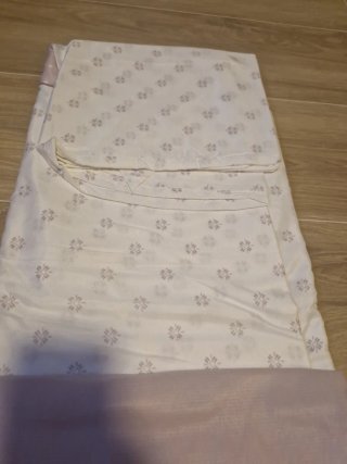 Juego de sábanas morado y blanco