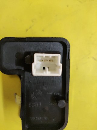 BOTONERA ELEVALUNAS DERECHA ALFA GT