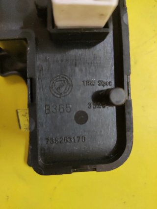 BOTONERA ELEVALUNAS DERECHA ALFA GT