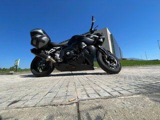 BMW K 1200 R Negra