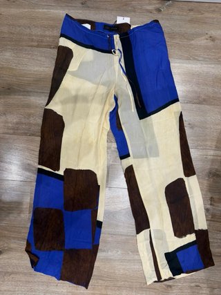 Pantalón Zara fluido estampado