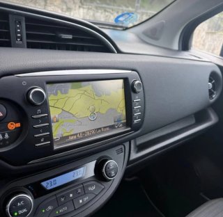 Toyota Yaris Feel Hibryd Autom. No enchufable.