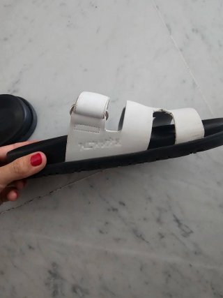 Chanclas Hermès Blancas y Negras