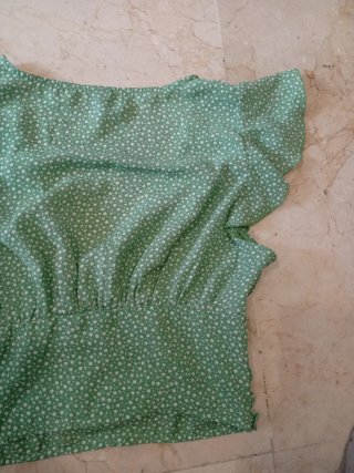 Blusa SHEIN verde estampado floral