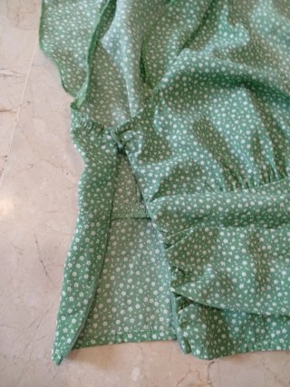 Blusa SHEIN verde estampado floral