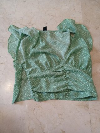 Blusa SHEIN verde estampado floral
