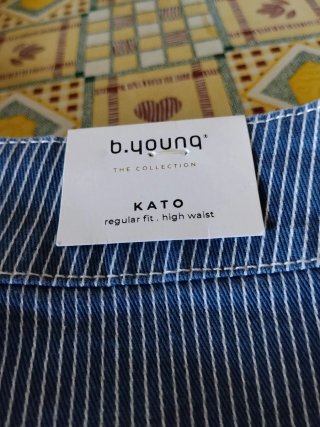 Pantaloni donna rigati nuovi