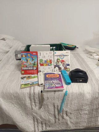 Nintendo Wii + Accesorios Varios