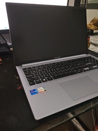 Portátil ASUS Vivobook i7 Intel Iris Xe