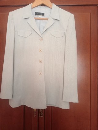 Traje pantalón y top beige