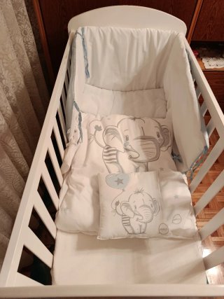 Cuna de bebé blanca
