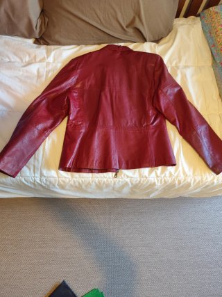 Cazadora cuero argentino roja mujer