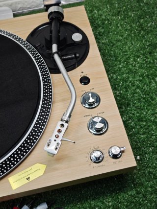 Tocadiscos LP-58W 33/45 RPM Preamp