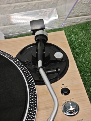 Tocadiscos LP-58W 33/45 RPM Preamp