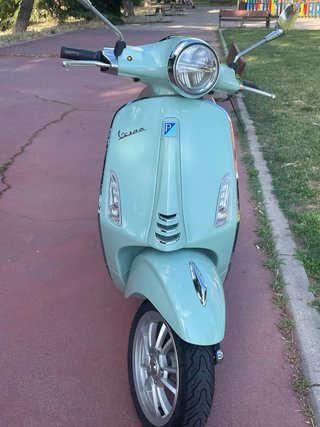 Vespa Primavera 125 Scooter Automática