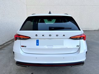 SKODA Octavia Combi RS 245CV DSG PHEV