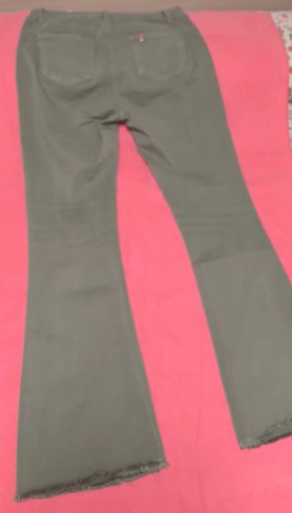 Pantalón vaquero elástico verde oliva