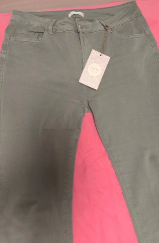 Pantalón vaquero elástico verde oliva