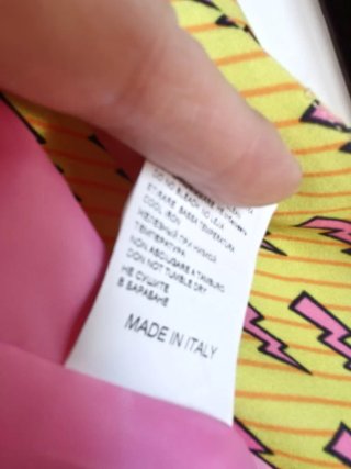 Americana llamativa con estampado de rayos