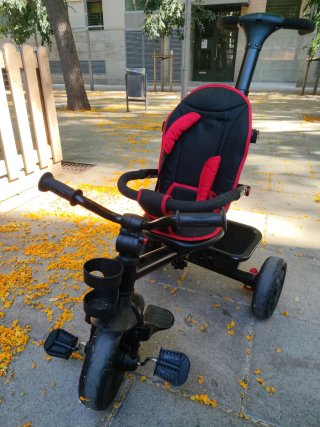 Triciclo para niño con manillar